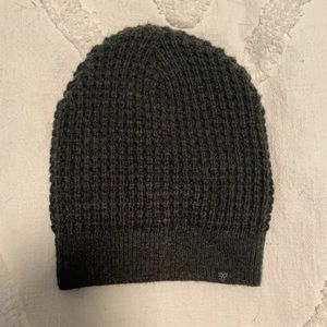 Aritzia TNA Beanie